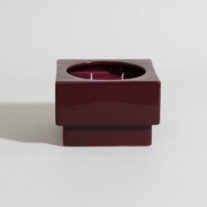 Vela perfumada ''Rosa tonka'' en recipiente de cerámica roj…